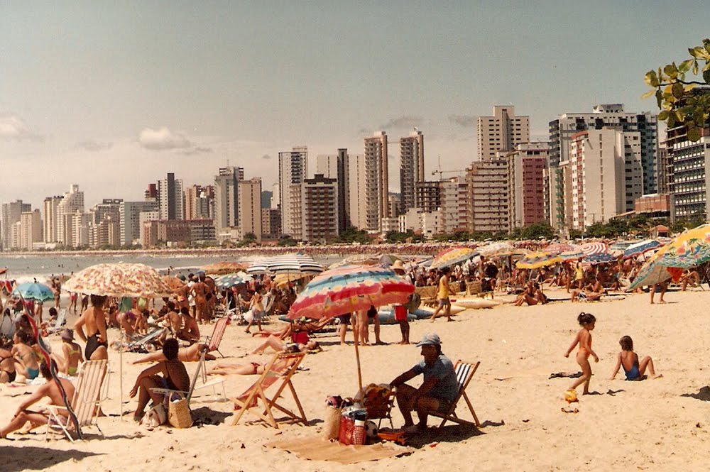 Praia De Balneário De Camboriú - SC by Zekinha