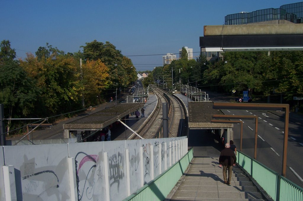 Riehlerstrasse und DEVK Gebäude by gerd j.