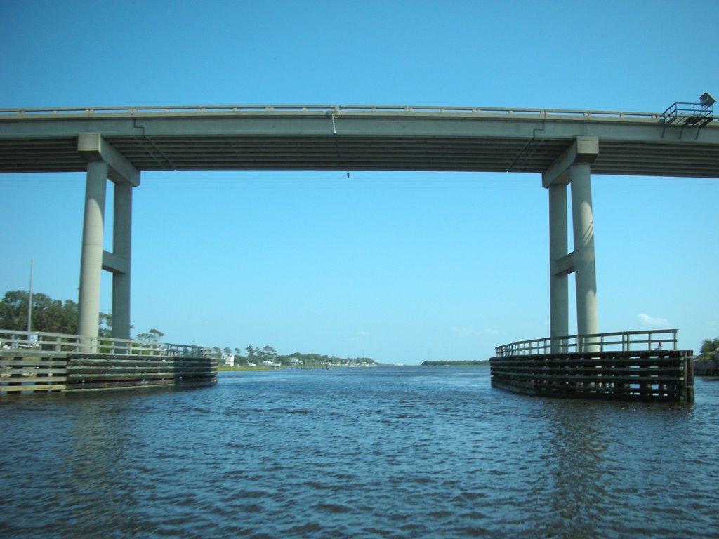 Oak Island Bridge by jasten