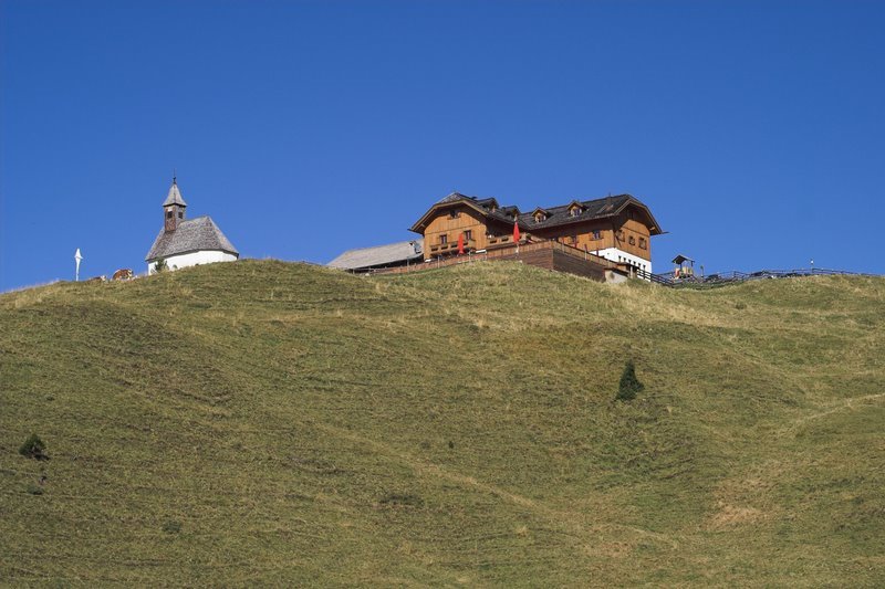 Zallinger Hütte by Georg Weis