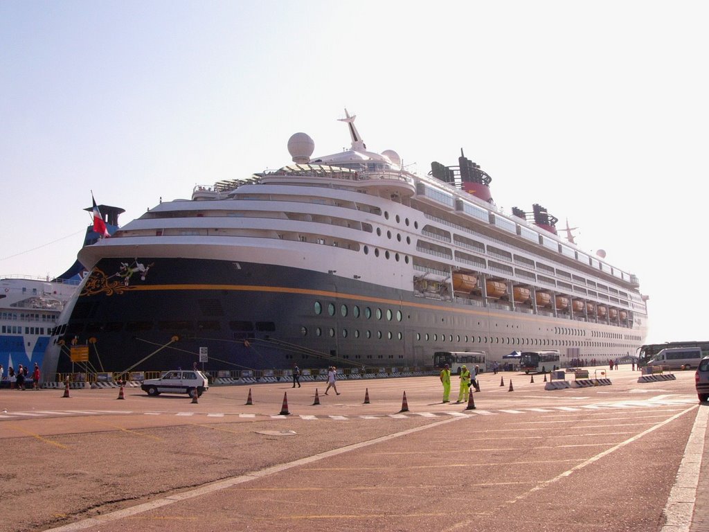 Olbia - Disney Magic in porto by ilnani