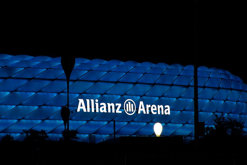 Allianz Arena Bei Nacht - Blau by KoenigseggCCX