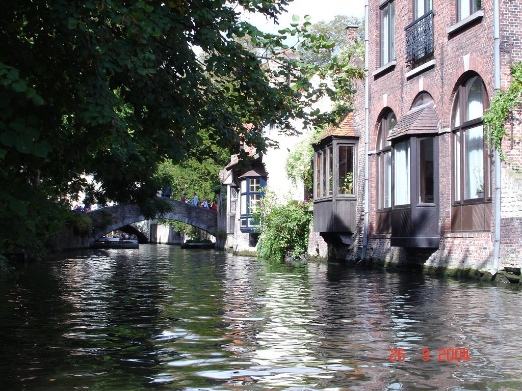 Brugge, Minnewater by Eric Nyssen