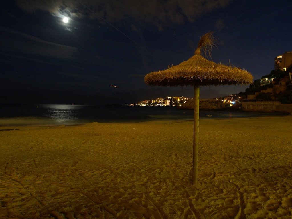 Noche en Playa Cala Mayor by Antonio Tejero