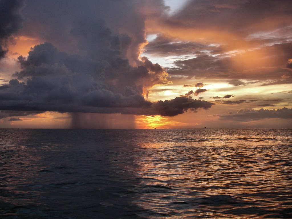 Atardecer tormentoso en Boquerón by renerr