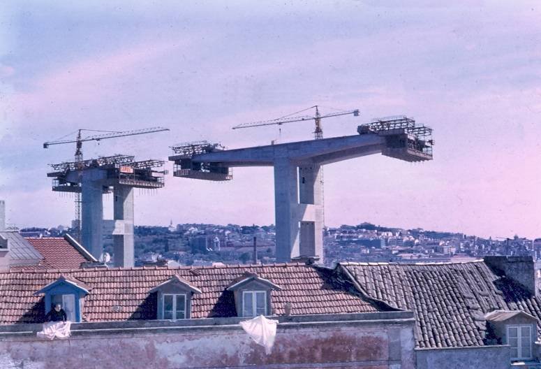 Construção do viaduto sobre Alcantara - 1962 by Andorinhas