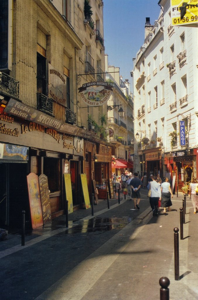 Paris - Quartier Latin, Rue Saint-Séverin [16.07.2005] by Jordi Peralta