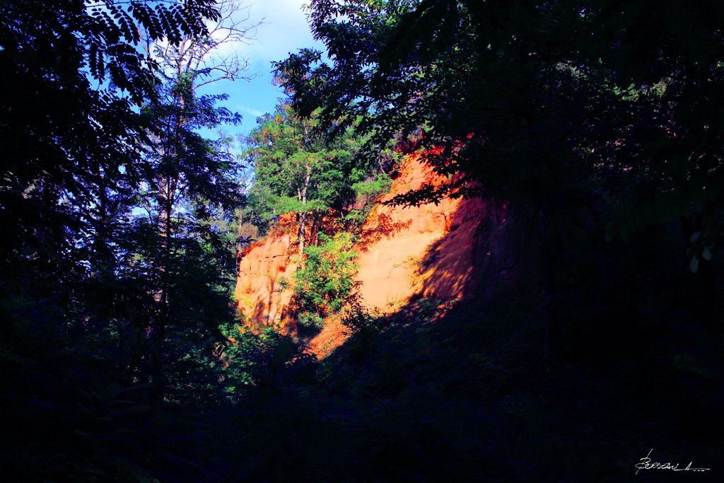 "ocre"...ROUSSILLON...VAUCLUSE...FRANCE. by BORDEAU Alain.(NO VI…