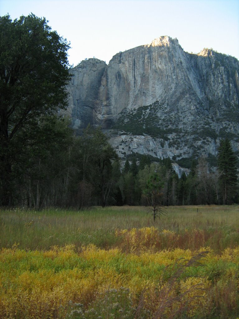 Dry yosemite falls, late sept. 2008 by Andy Tomaselli