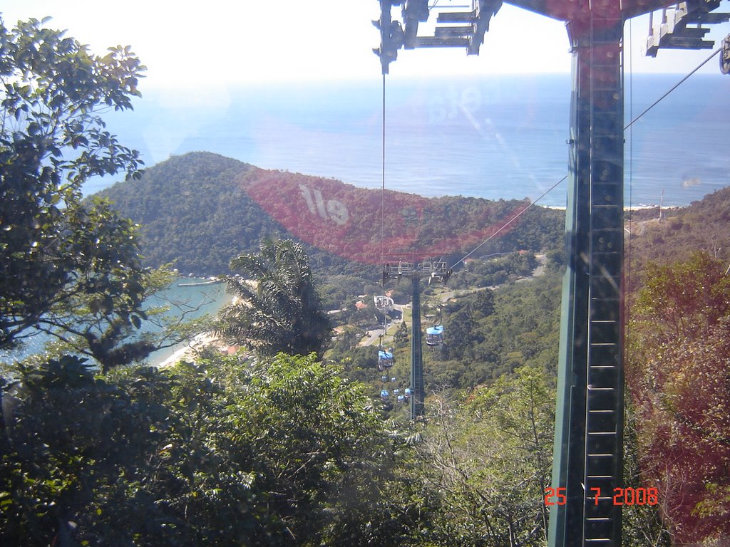 Vista do Teleférico - Praia de Laranjeiras - Balneário Camboriú - SC by Levi Vladimir Both