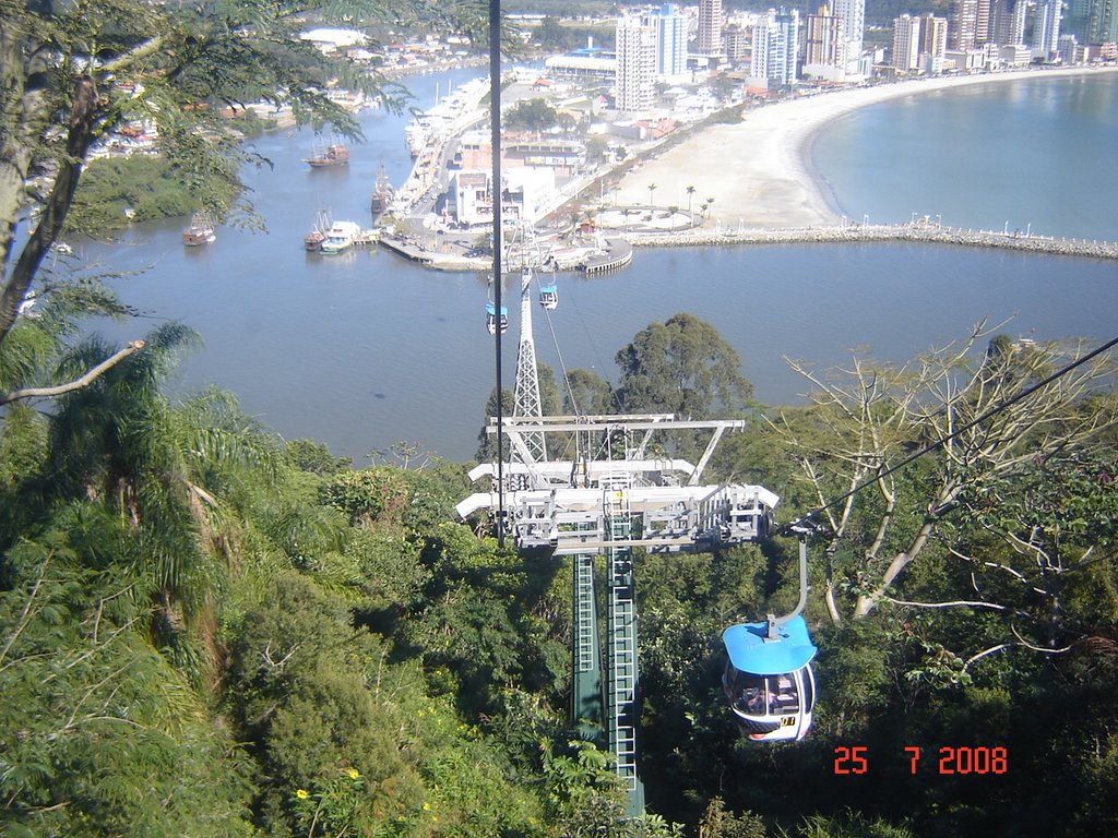 Vista do Teleférico - Balneário Camboriú - SC by Levi Vladimir Both