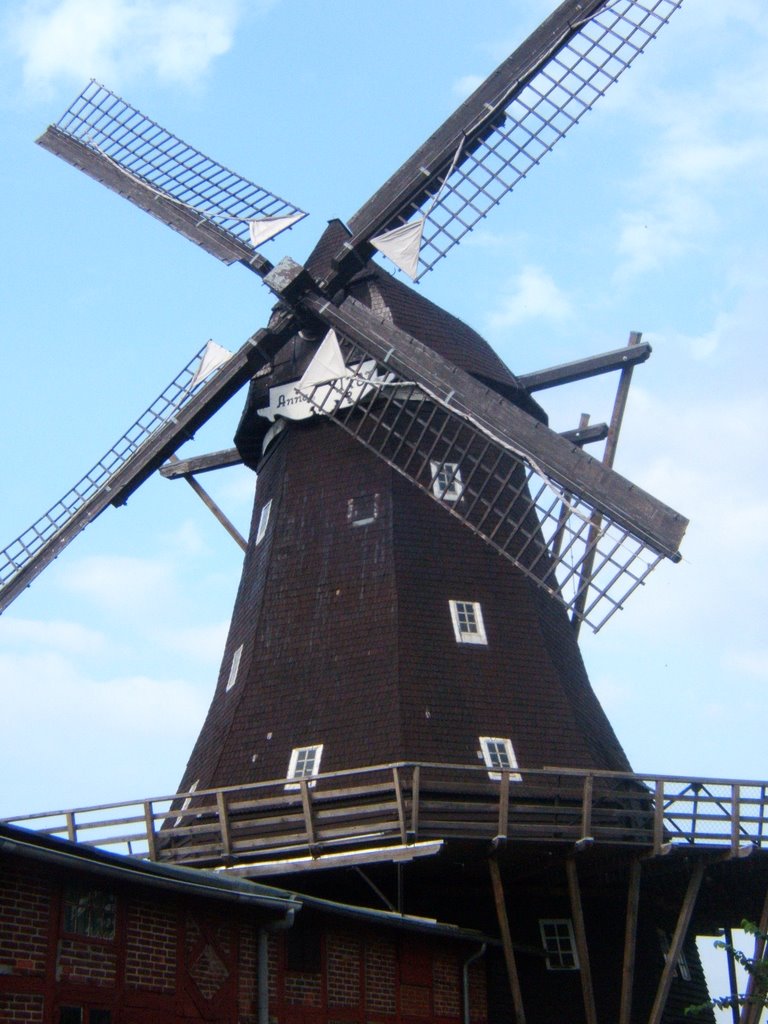 Ostsee, Fehmarn, Lemkenhafen, Historische Mühle by worai