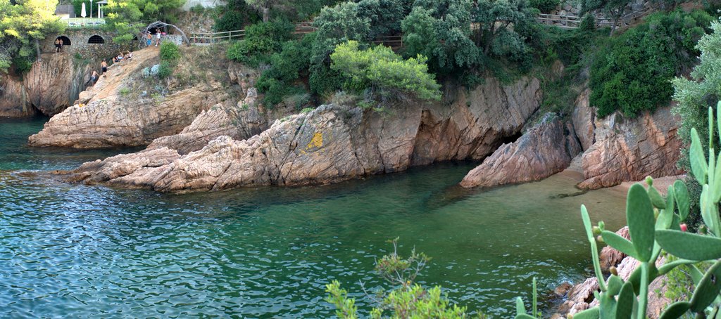 La Caleta, Sant Feliu de Guixols (Costa Brava) by Carlos Sos Navarro