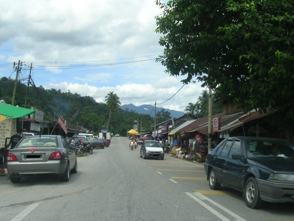 HULU LANGAT @ PEKAN BATU LAPAN BELAS by mohd salim yunus