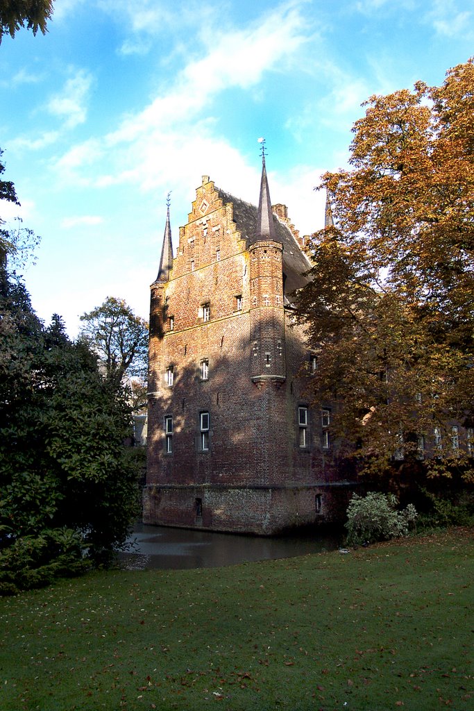 Kasteel met slotgracht by AnthonyJjm Sluijter