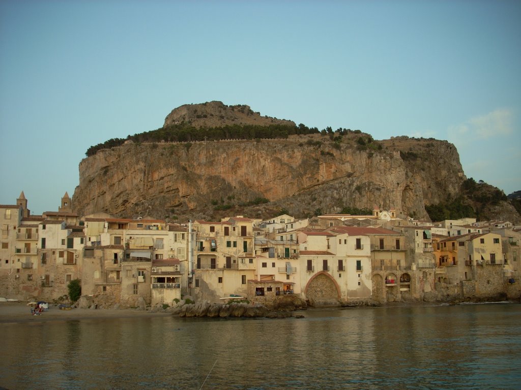 Cefalu' by fides