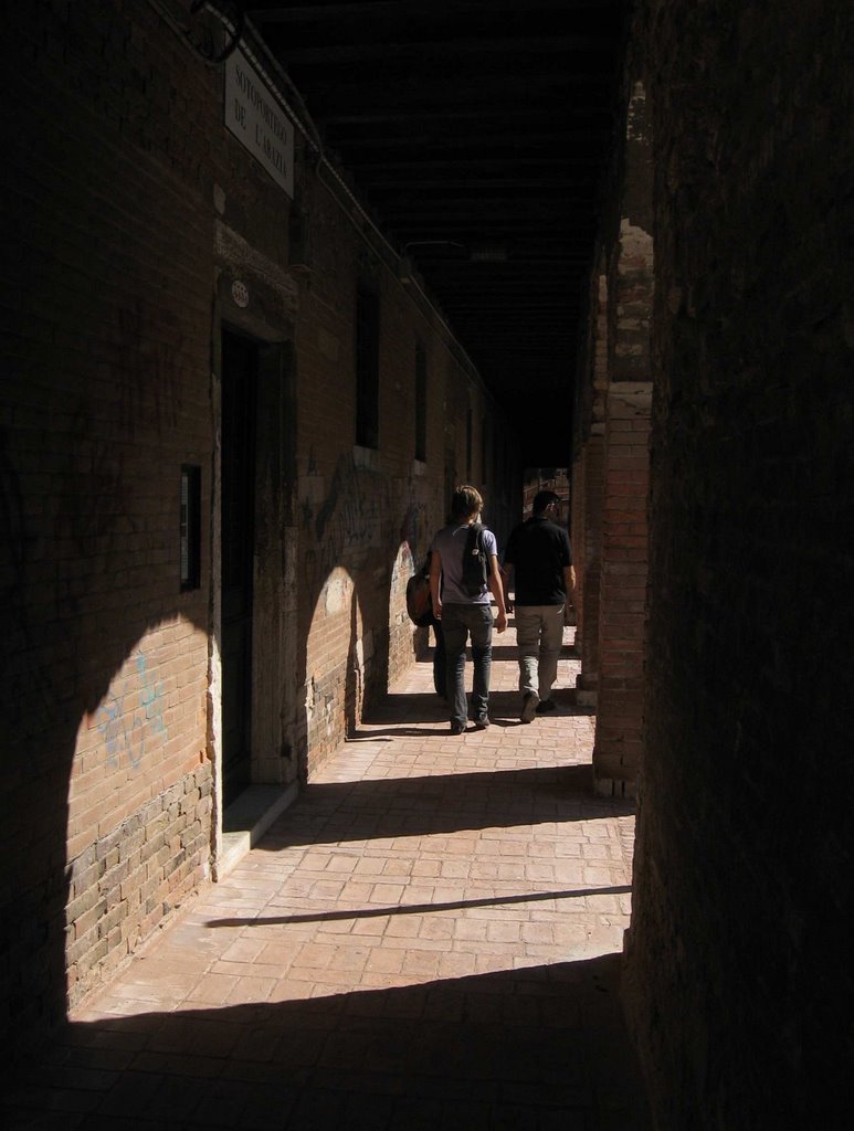 Venezia, sottoportico dell'Abbazia by mhl50_bnc