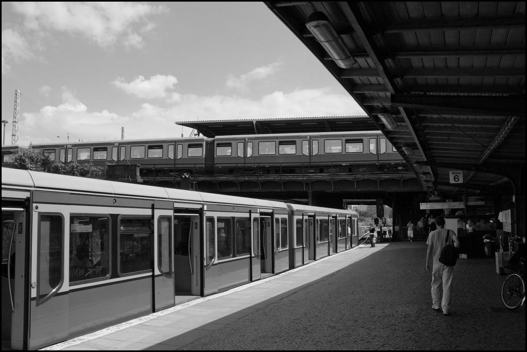 Bahnhof Ostkreuz, Berlin by Lutz Schramm