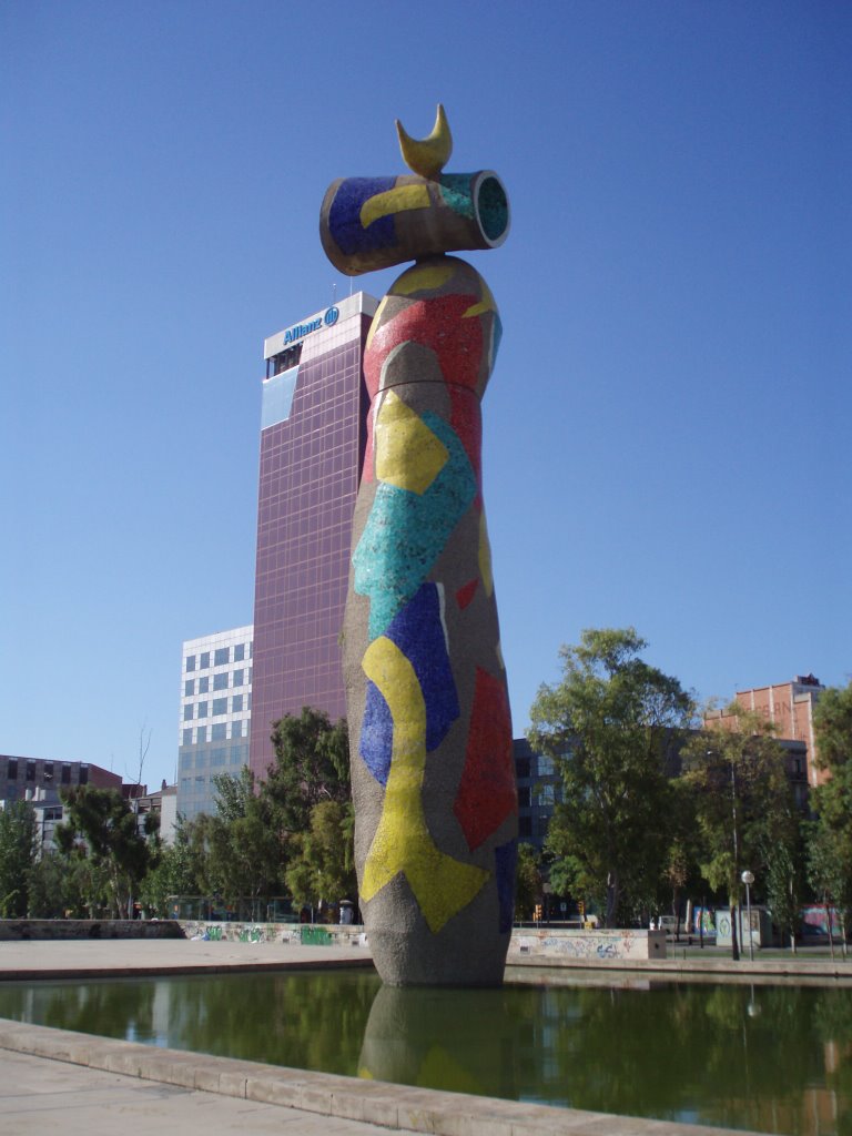 Plaza Miró by rosalpaco