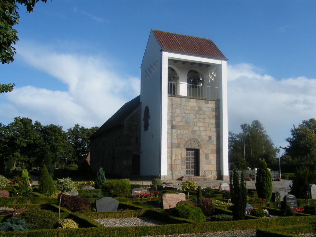 Mejlby Kirke (Sep. 2008) by John Dhiin