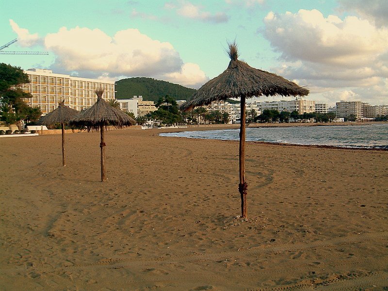 Playa en Santa Eulalia by Aishaka