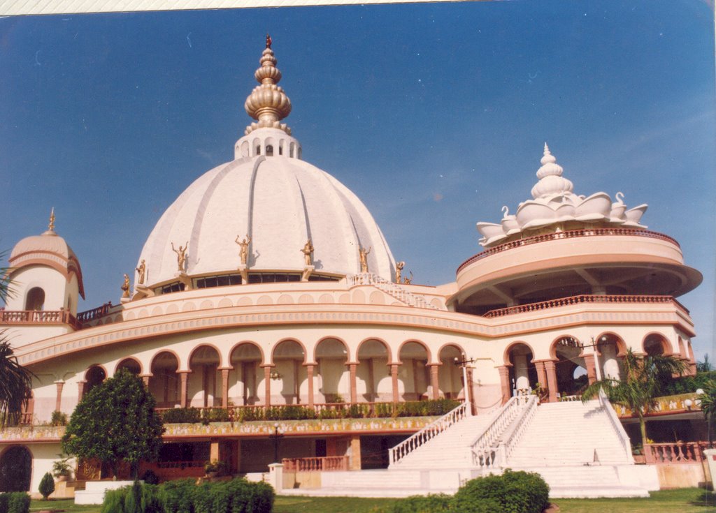 ISKON MANDIR by luizjabour