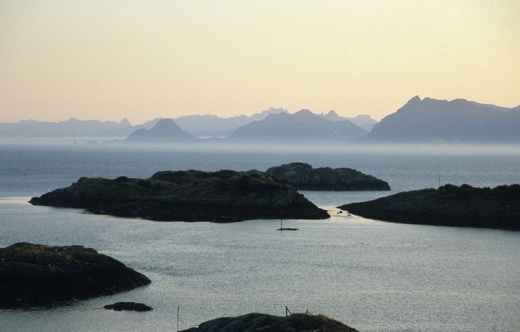 View from Henningsvær to Vestvågøya by annesa