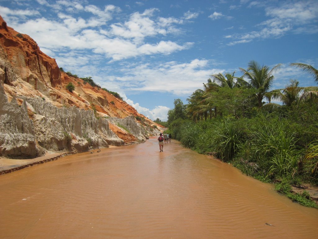 Mui Ne river (Ianthe.S) by ianthe-simonse