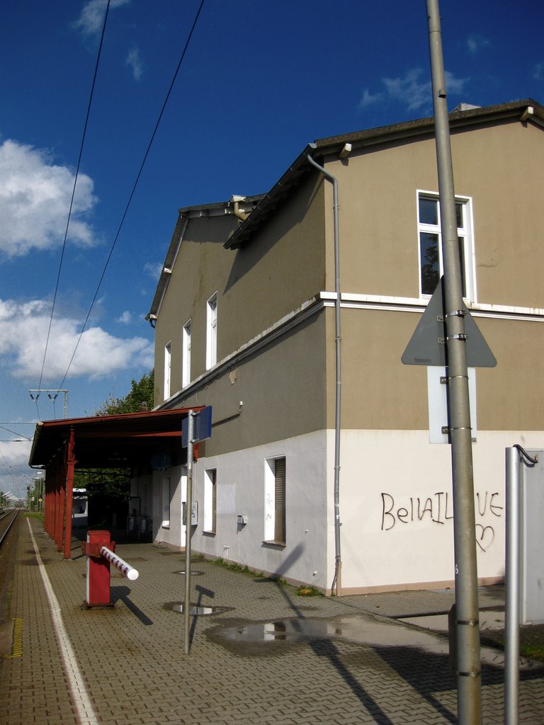 Wickrather Bahnhof (2008) by Frank :-)