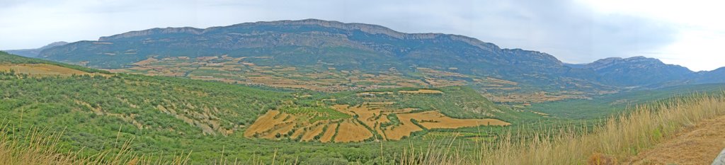 Panoràmica de la vall d'Àger i del Montsec d'Ares by joan miquel