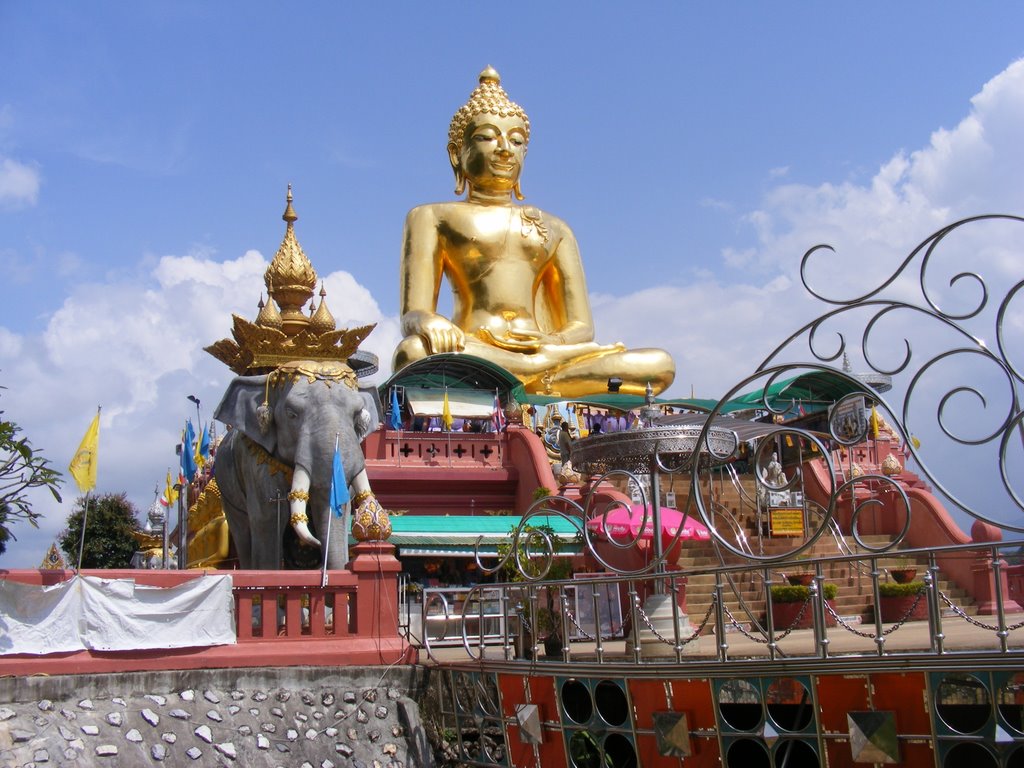 The Golden Big Buddha by pr8ngkiet