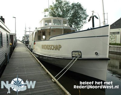 Vriendschap in Jachthaven Wolfrat by Rederij Noord-West