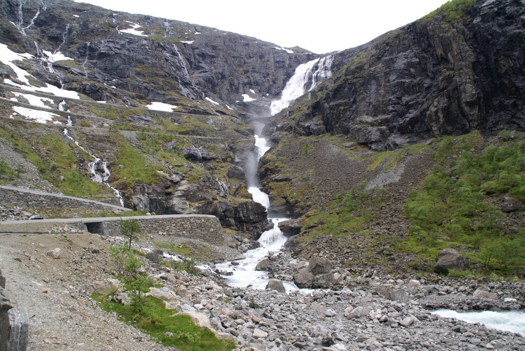 Trollstigen by dzieninis.photograph…