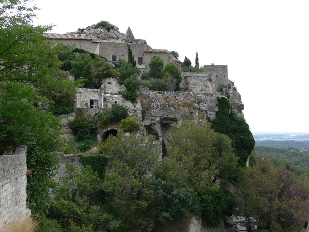 Les Baux de Provence (Bouches-du-Rhône) by Naru Kenji