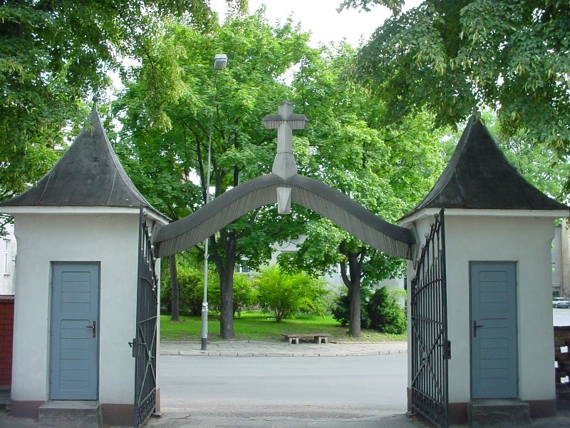 Gates of st Jadwiga's church, Debica Aug-2003 by kslawko