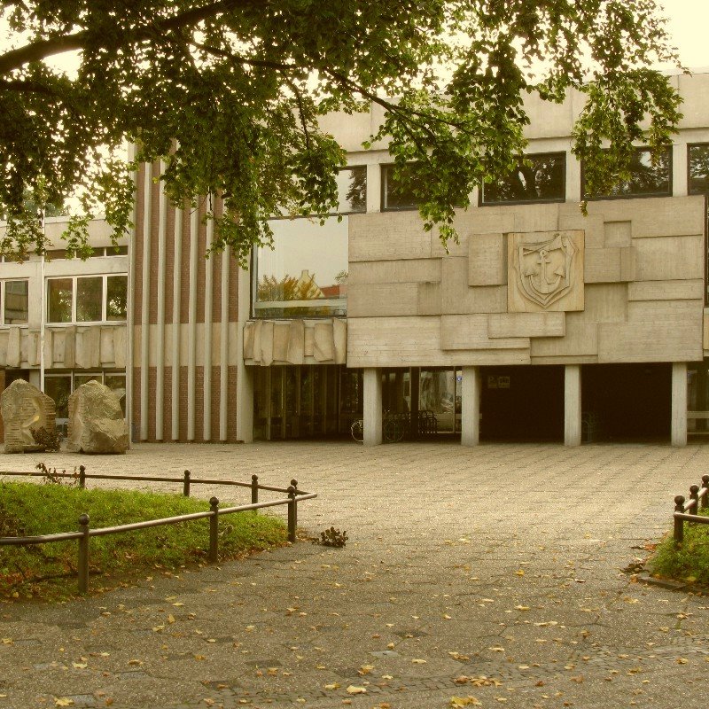 Rathaus Eingang Ibbenbüren by Willem von Gennerich