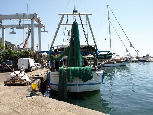 Cilento- Hafen von Acciaroli by eduardtobias