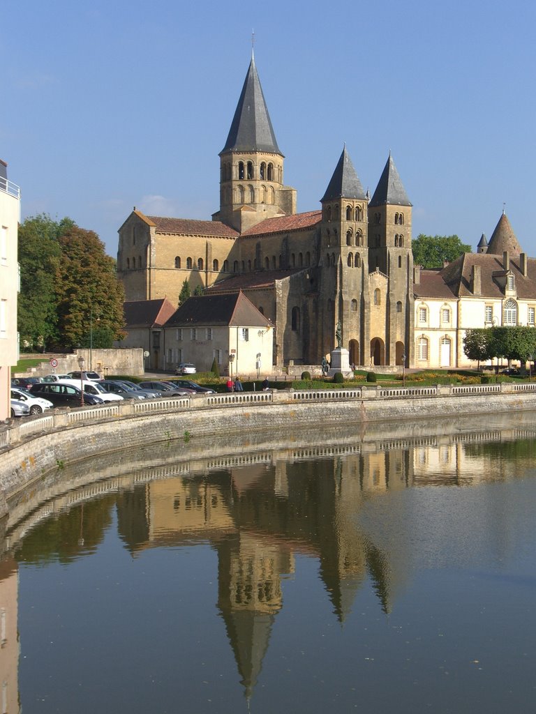 Sacre-Coeur in Paray-le-Monial by Obertroll