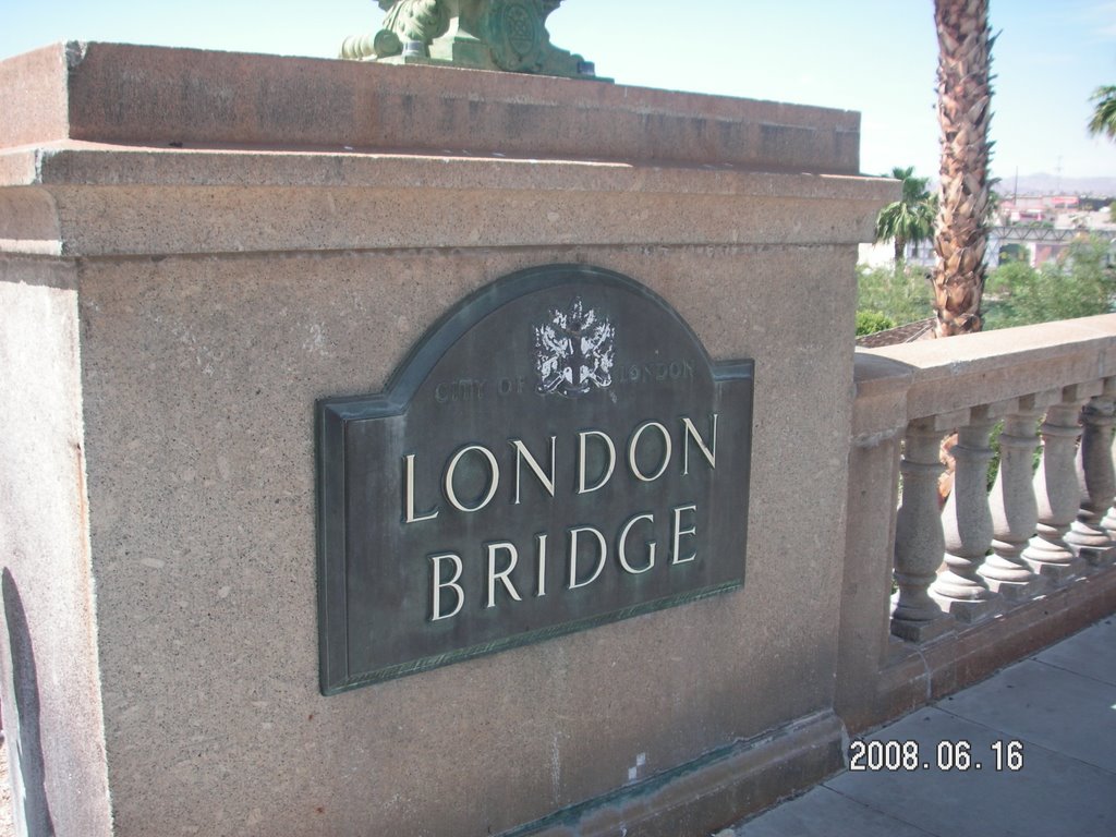 London Bridge by INgema