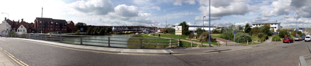 2008.10.02 - panoramic view north from the bridge connecting Newhaven and Denton Island by Alwyn Rh Joyce