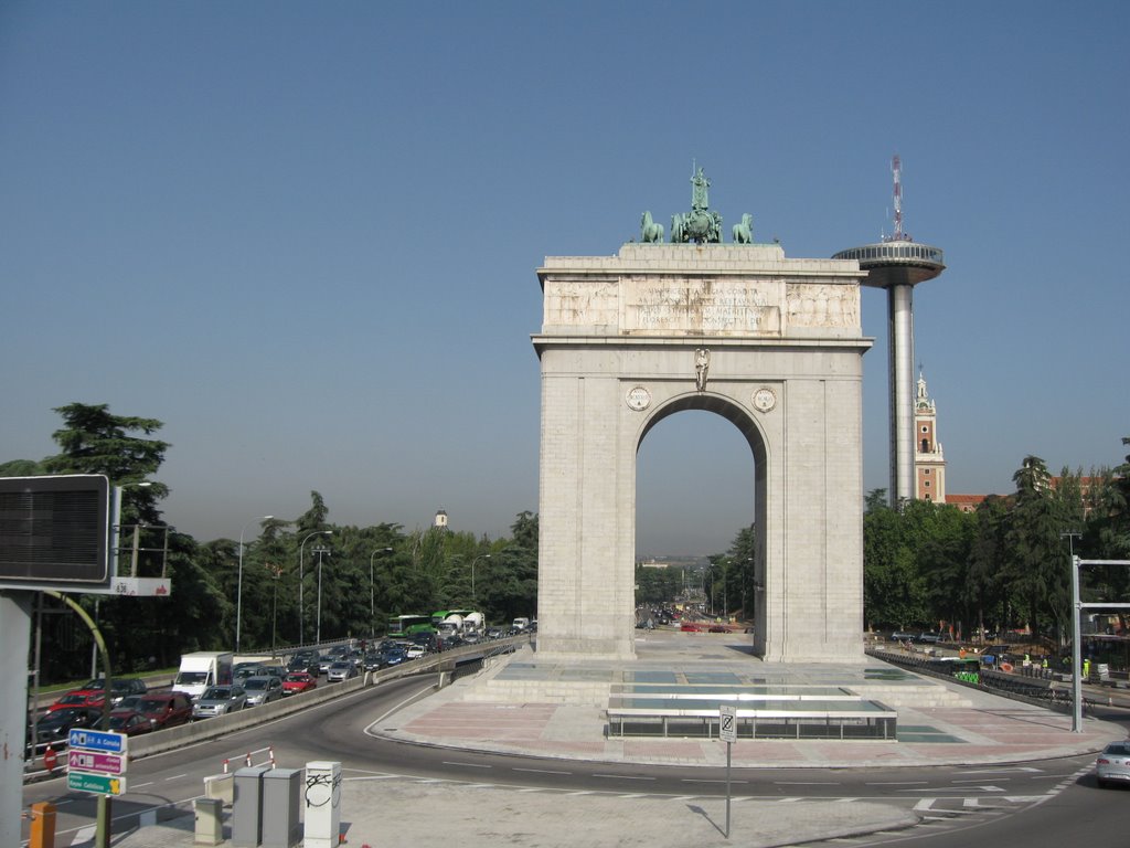 Puerta de Moncloa by M!ke!