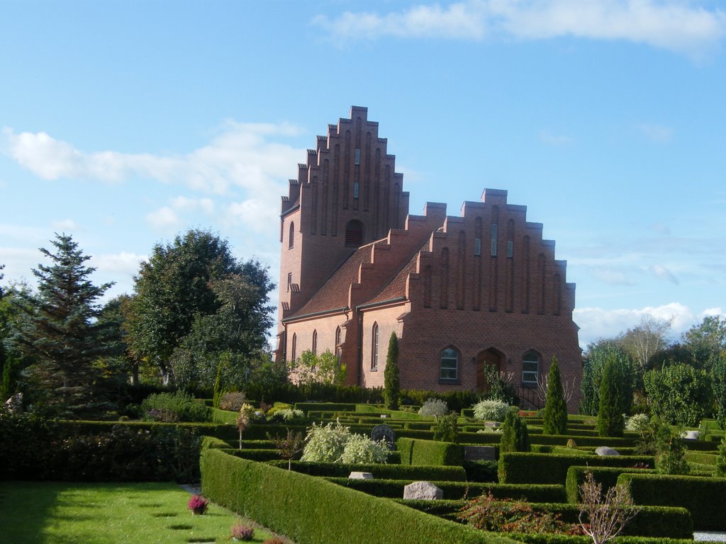 Lindholm Kirke (Oct 2008) by John Dhiin