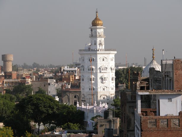 Http://www.goldentempleamritsar.org/places-to-visit-in-golden-temple-amritsar/gurdwara-baba-atal-rai.php by IDEA ADS