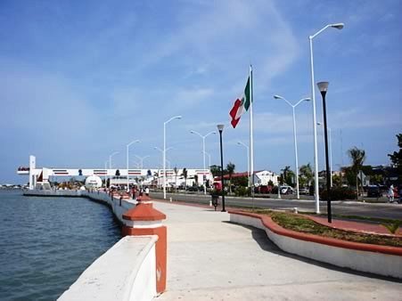 Malecon de Ciudad del Carmen by Gurigutia