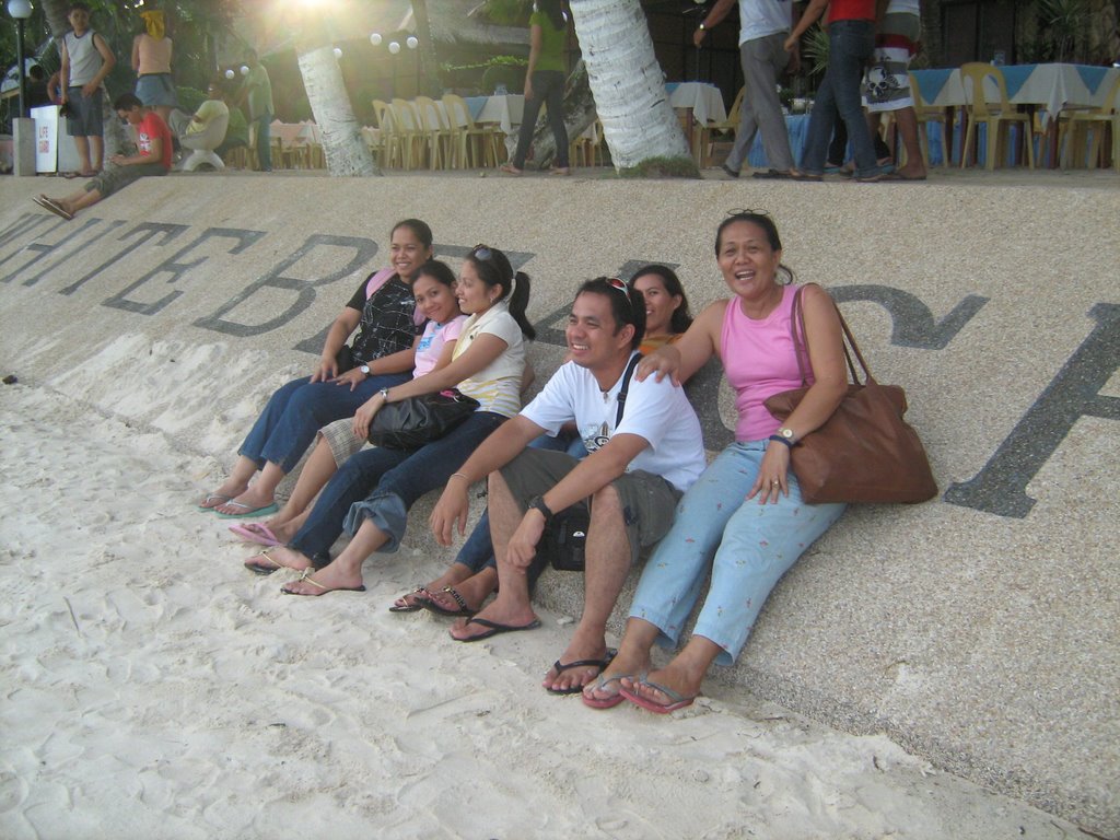 Casual afternoon at White Beach...scene along the beachfront by kang © francis b i ♣