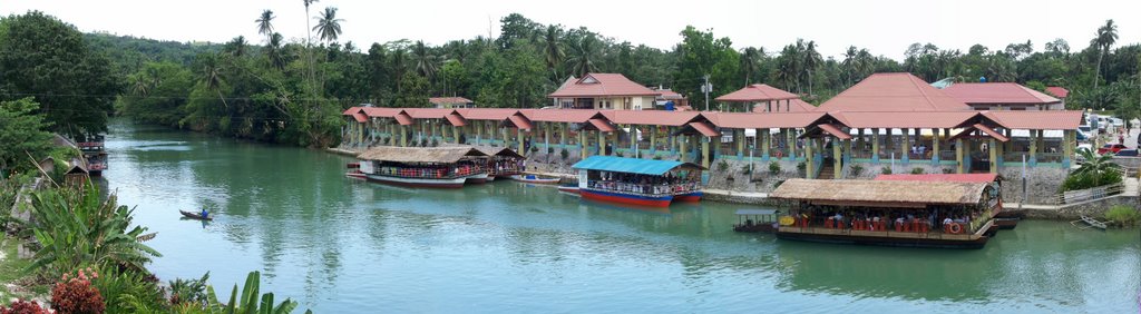 River port for cruising while dining by kang © francis b i ♣