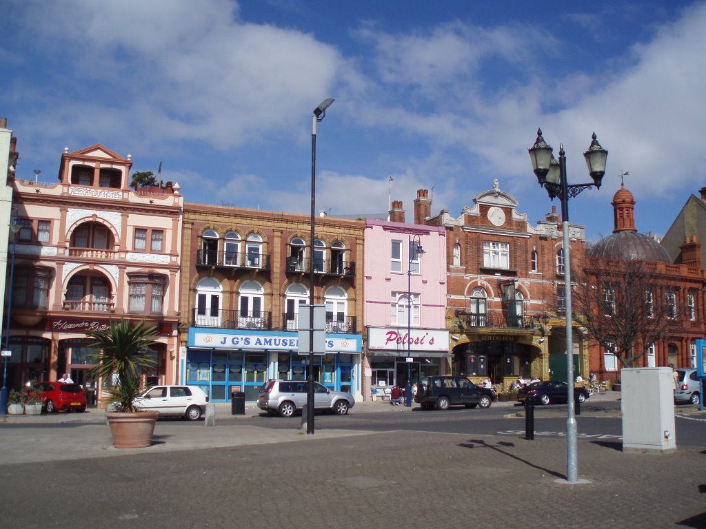 Buildings in front of Royal Harbour by xabier3007