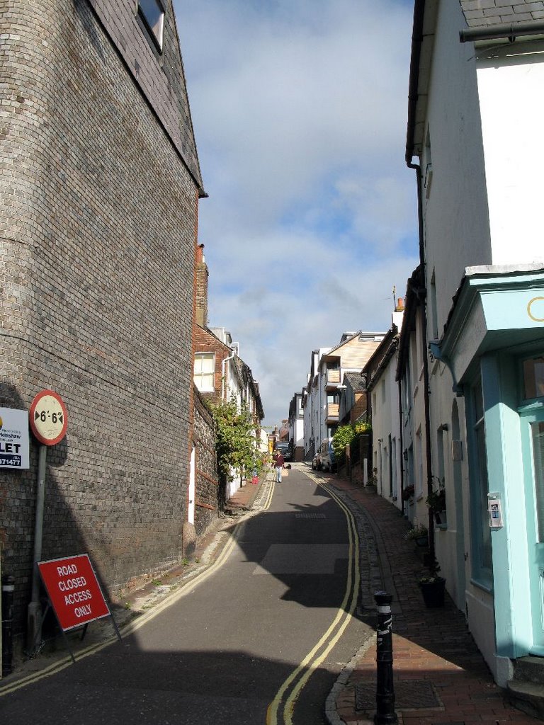 2008.10.03 - view north up St Nicholas Lane, Lewes by Alwyn Rh Joyce