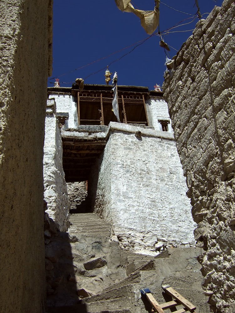 Thiksey gompa by mottoth