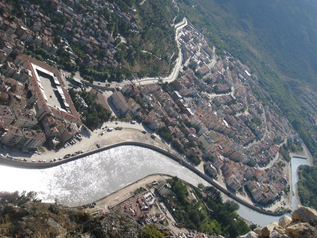 City centre view of Amasya from the castle (The view Gökmedrese) by Yasin TEKİN